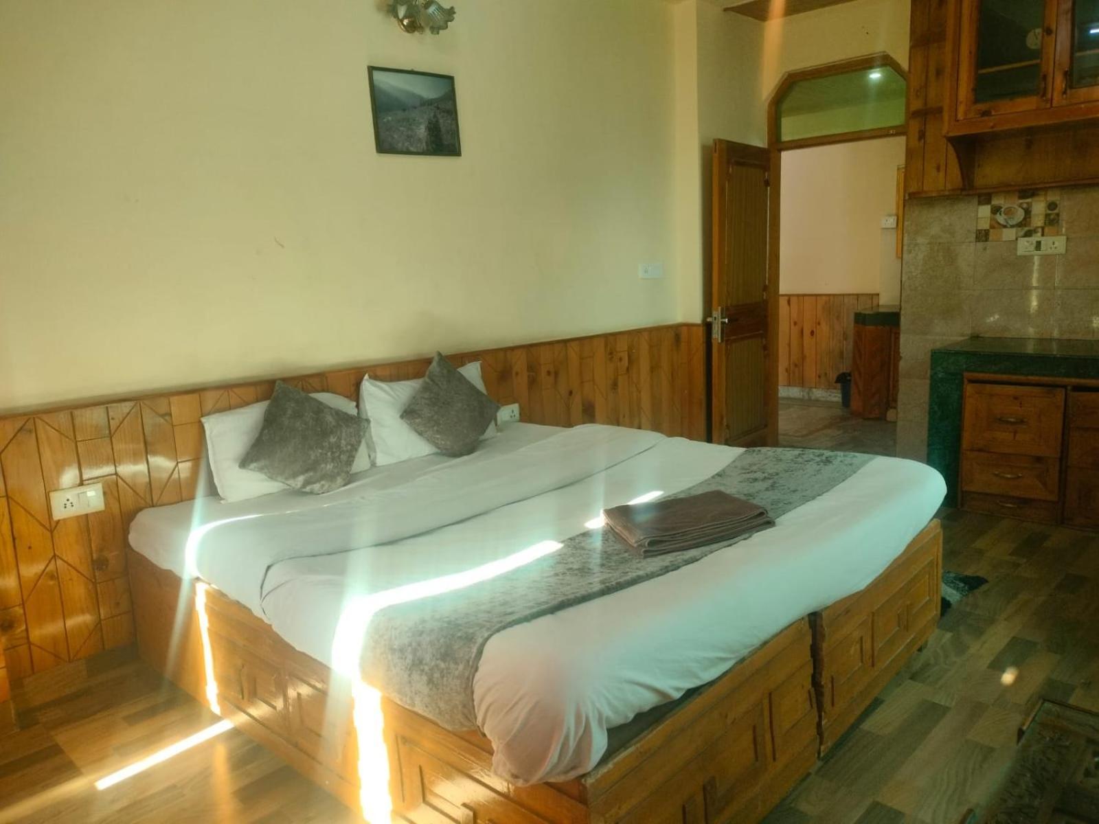 Govind Royal Stay Manāli Екстериор снимка