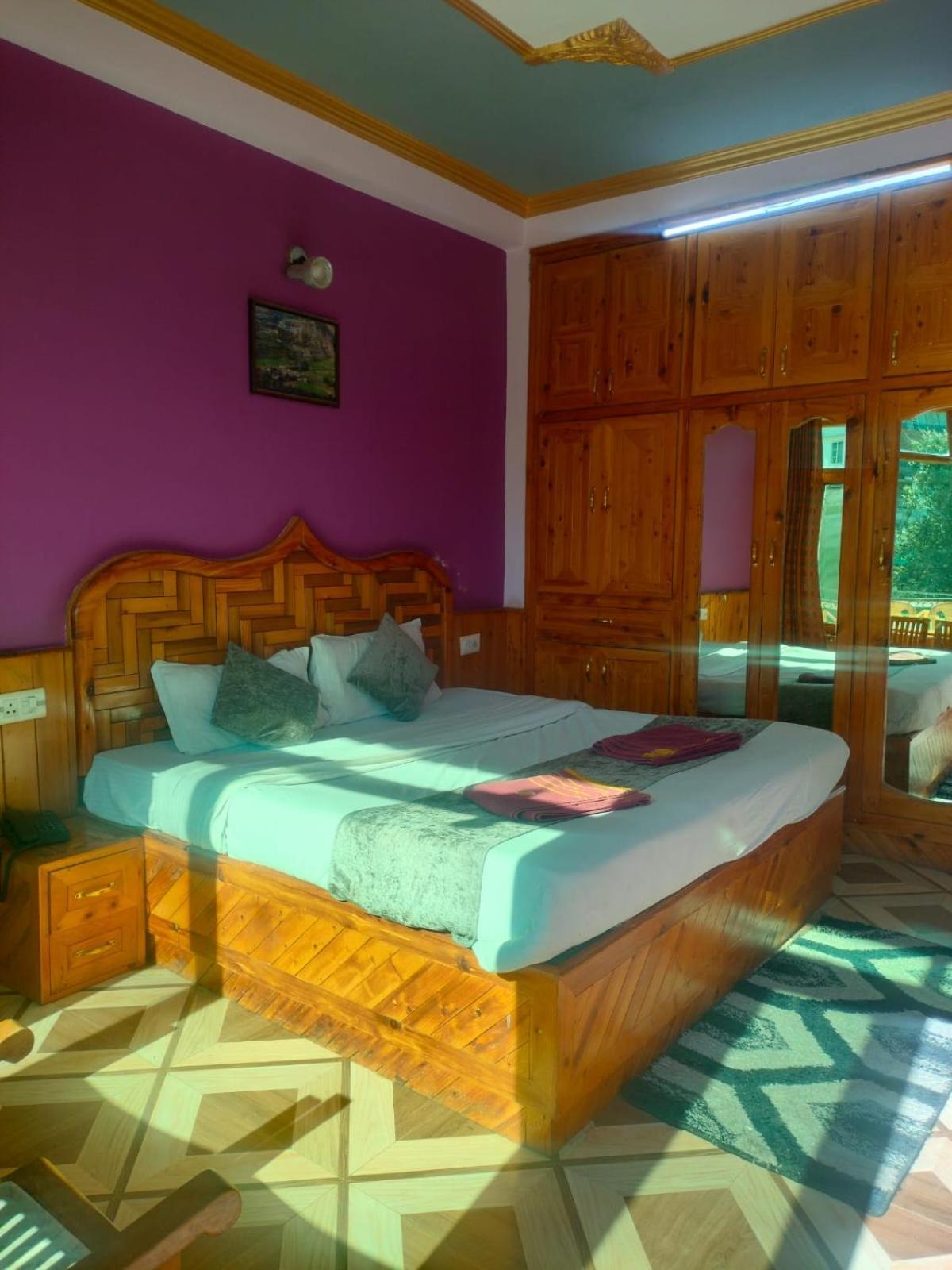 Govind Royal Stay Manāli Екстериор снимка